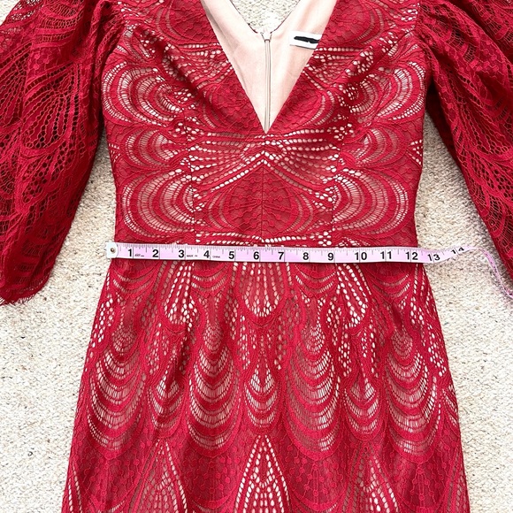 NWOT Dress The Population Mia Angel Sleeve Lace Sheath Midi Dress in Red - Picture 5 of 12